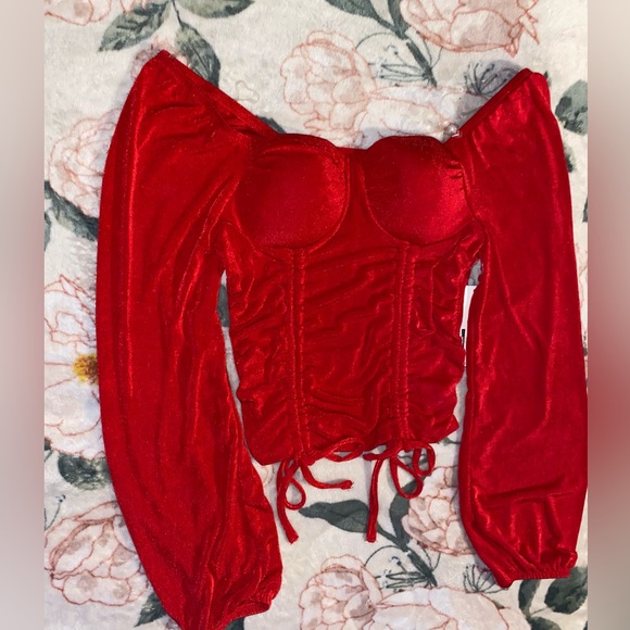 Red Top - Picture 1 of 4